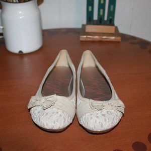 Limited Time Sale: Jellypop Lace and Linen Flat with a Bow White/Cream Size 9.5M